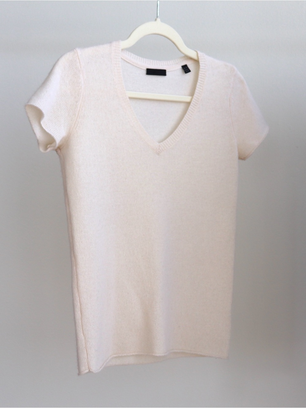 ATM - White Cashmere Short Sleeve V Neck XS